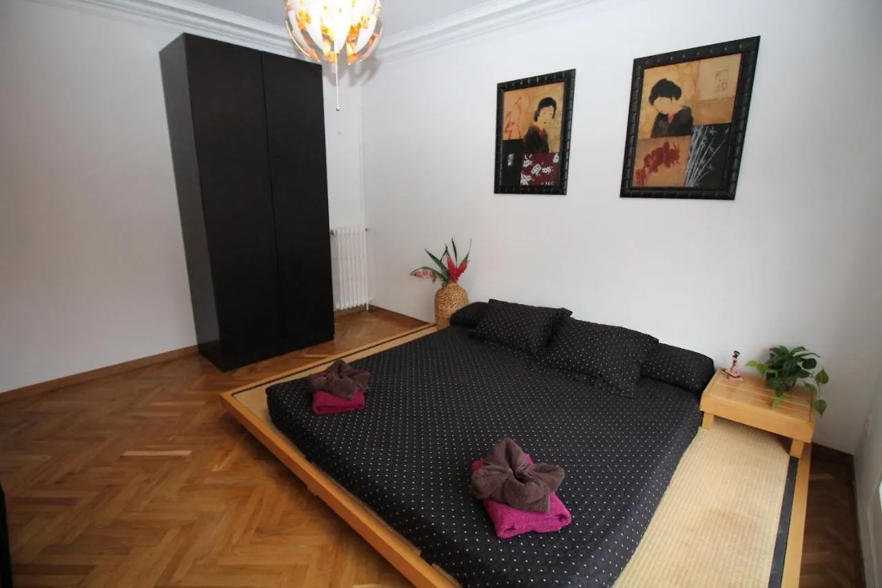 Nuevo Balmes Habitaciones Barcelona 0*,  España
